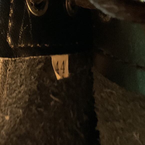 Men's 10.5 DR. MARTENS Smooth Black Leather Lace Up Boots In Excellent Condition - Picture 14 of 14